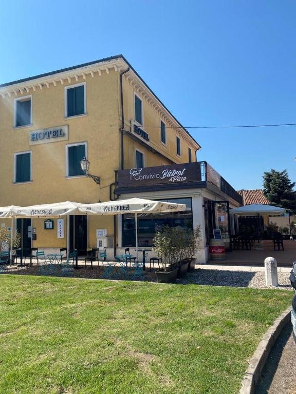 Villanova Hotel exterior